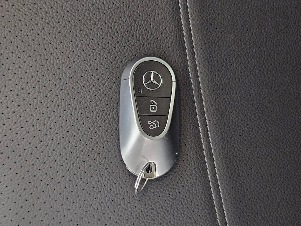 Thumbnail: 2025 Mercedes-Benz C-Class - 19
