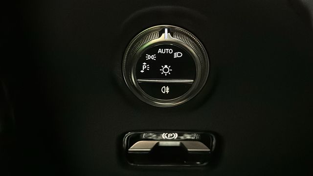 Thumbnail: 2026 Mercedes-Benz C-Class - 26