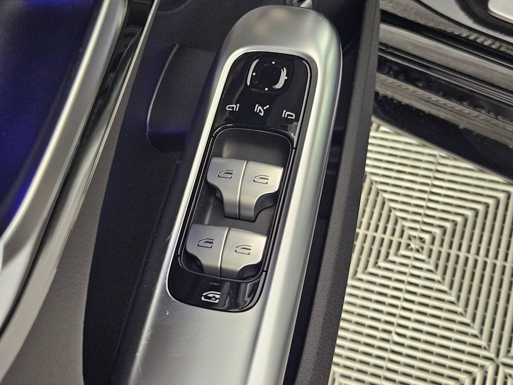 Thumbnail: 2025 Mercedes-Benz C-Class - 27