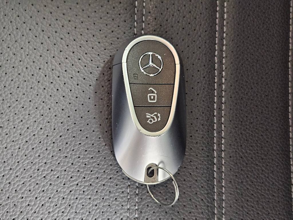 Thumbnail: 2025 Mercedes-Benz C-Class - 20