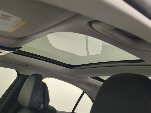 Thumbnail: 2025 Mercedes-Benz E-Class - 26