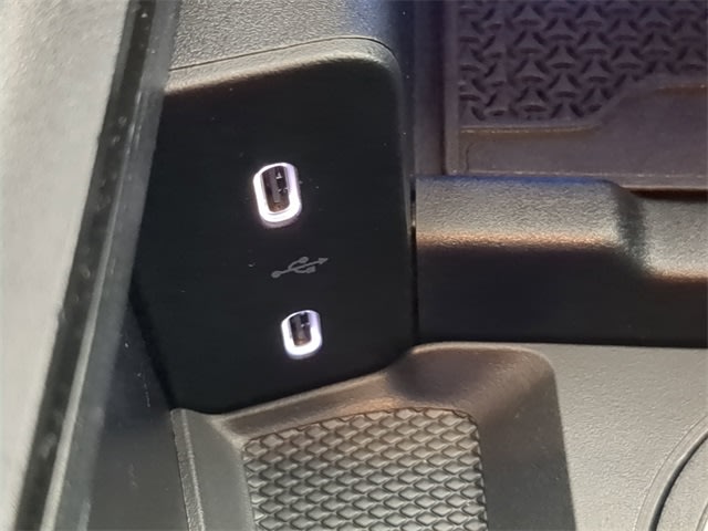 Thumbnail: 2025 Mercedes-Benz E-Class - 36