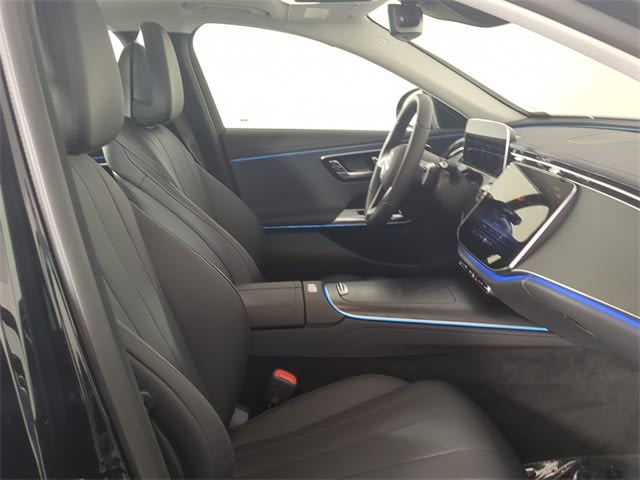 Thumbnail: 2025 Mercedes-Benz E-Class - 12