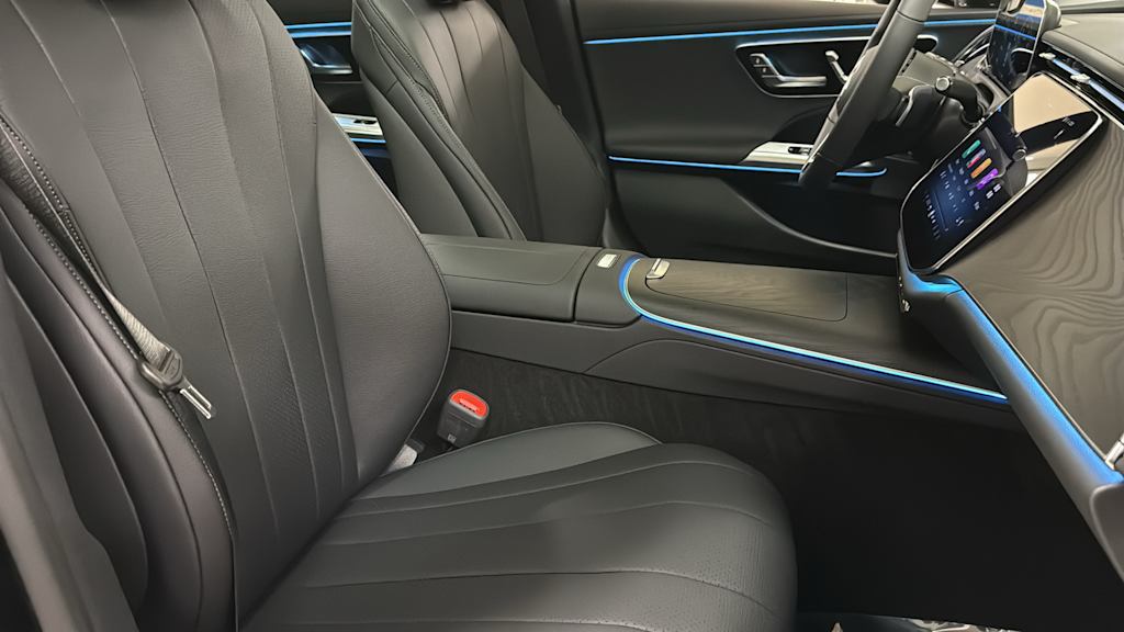 Thumbnail: 2026 Mercedes-Benz E-Class - 35