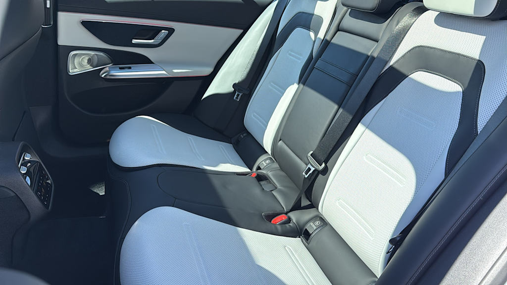 Thumbnail: 2026 Mercedes-Benz E-Class - 32