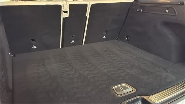 Thumbnail: 2022 Mercedes-Benz GLC - 33