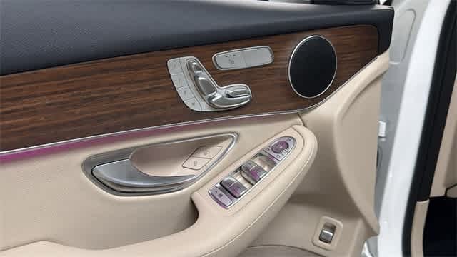 Thumbnail: 2022 Mercedes-Benz GLC - 22