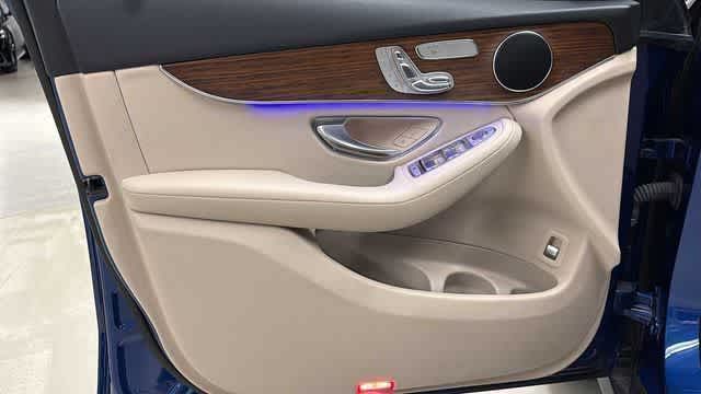 Thumbnail: 2022 Mercedes-Benz GLC - 23