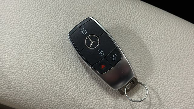 Thumbnail: 2026 Mercedes-Benz GLB - 17