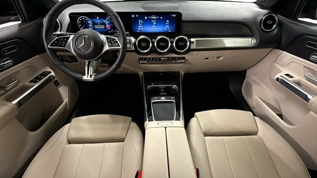 Thumbnail: 2026 Mercedes-Benz GLB - 2