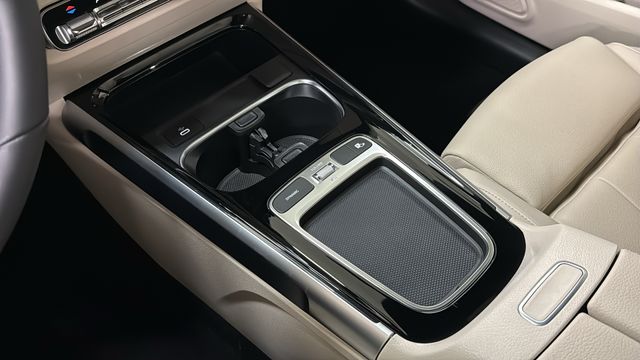 Thumbnail: 2026 Mercedes-Benz GLB - 30