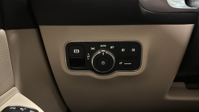 Thumbnail: 2026 Mercedes-Benz GLB - 25