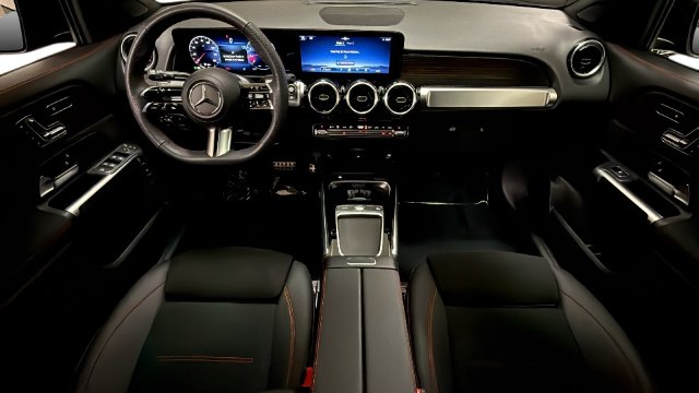 Thumbnail: 2026 Mercedes-Benz GLB - 2