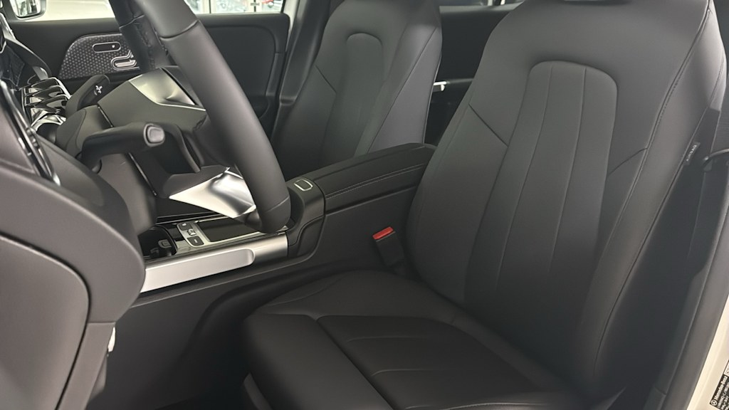 Thumbnail: 2026 Mercedes-Benz GLB - 11