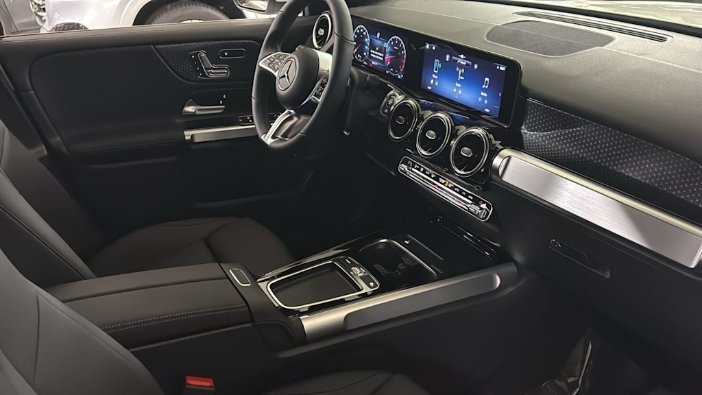 Thumbnail: 2026 Mercedes-Benz GLB - 36