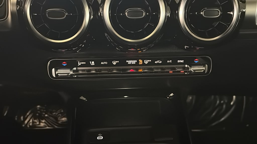 Thumbnail: 2026 Mercedes-Benz GLB - 27