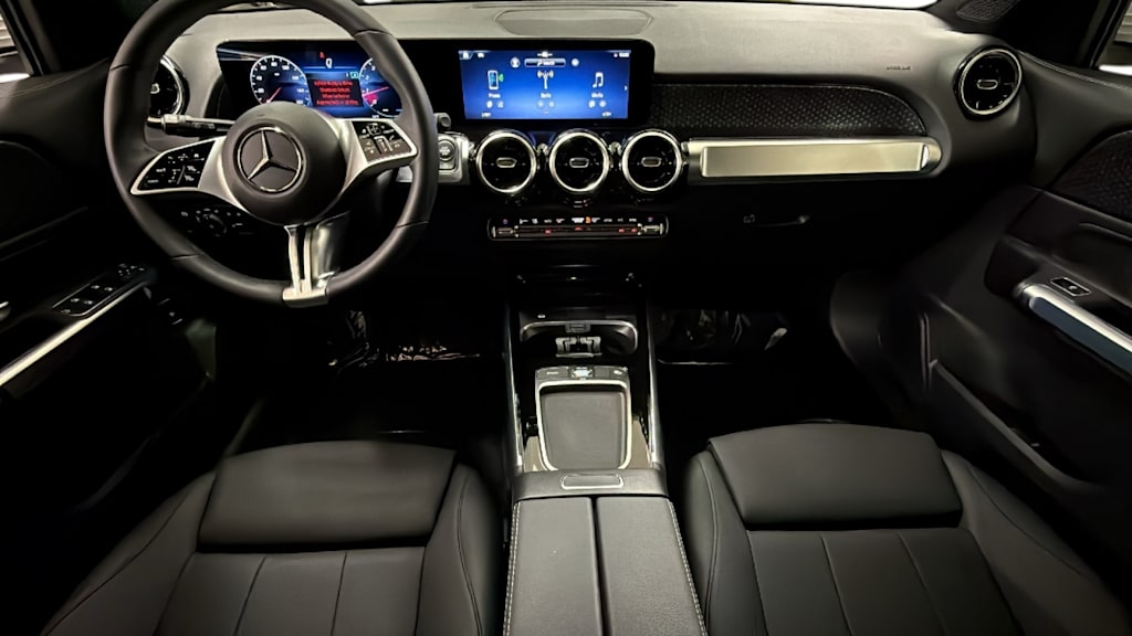 Thumbnail: 2026 Mercedes-Benz GLB - 2