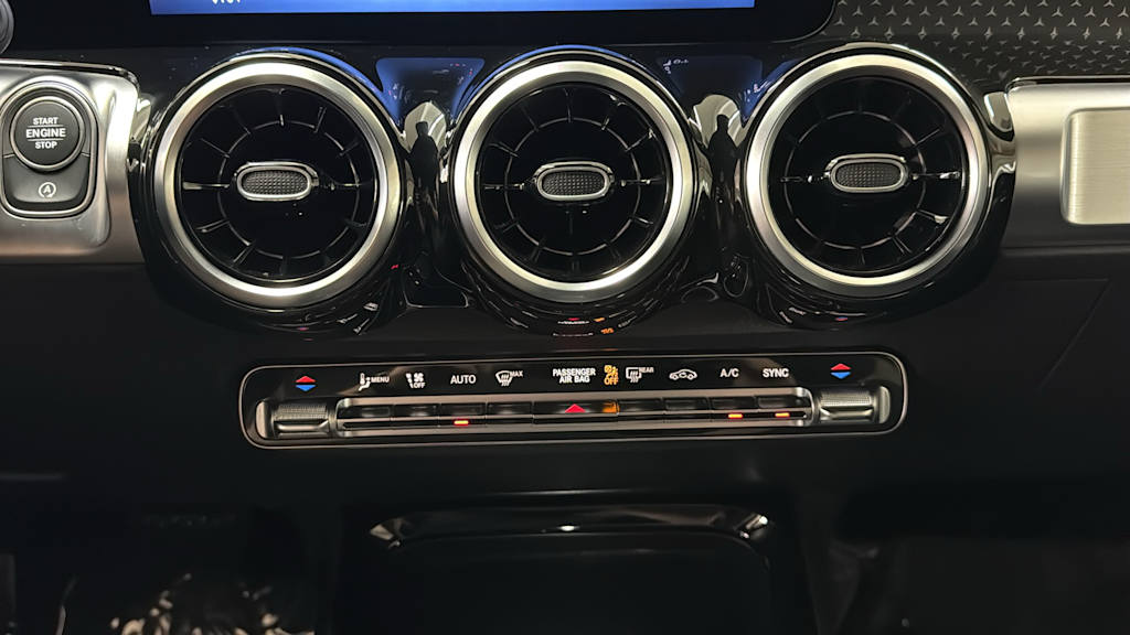Thumbnail: 2026 Mercedes-Benz GLB - 32