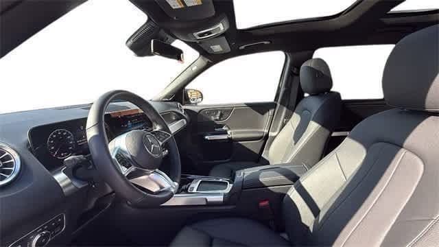 Thumbnail: 2025 Mercedes-Benz GLB - 10