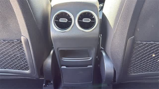 Thumbnail: 2025 Mercedes-Benz GLB - 30