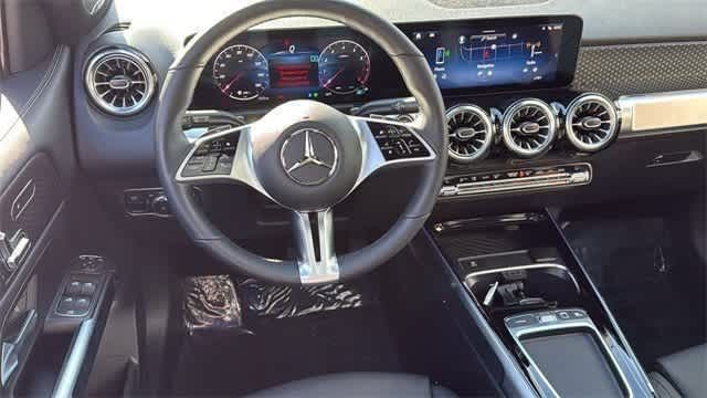 Thumbnail: 2025 Mercedes-Benz GLB - 9