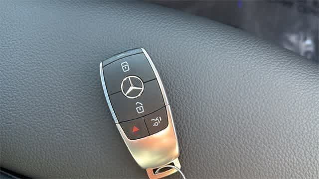 Thumbnail: 2025 Mercedes-Benz GLB - 19