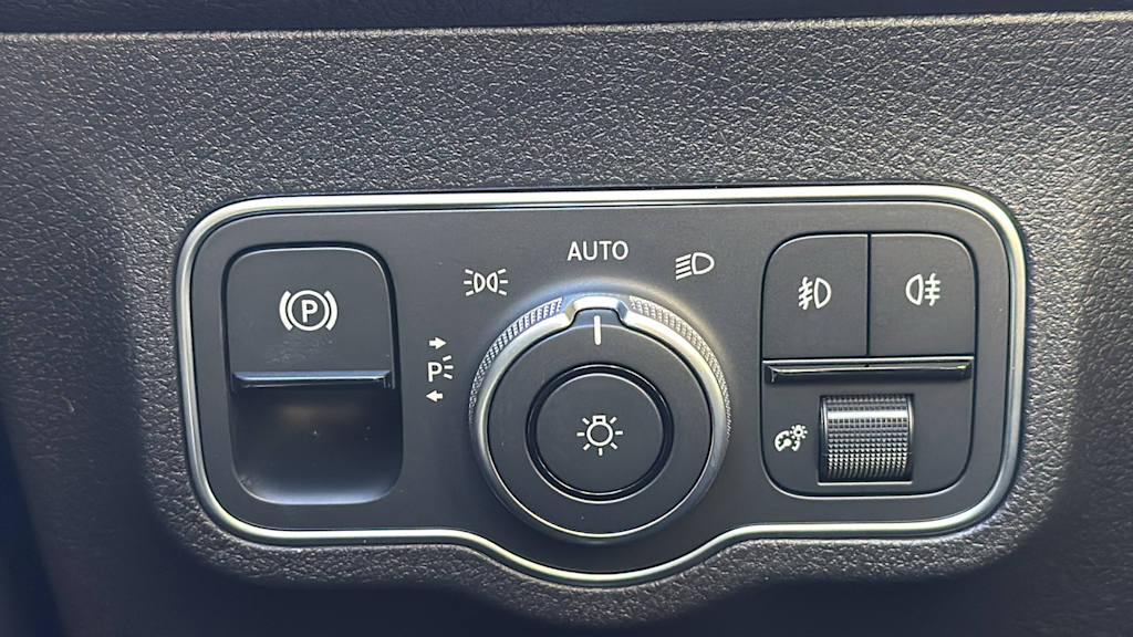 Thumbnail: 2026 Mercedes-Benz GLB - 25