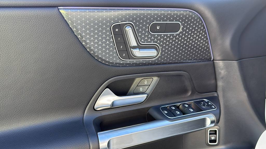 Thumbnail: 2026 Mercedes-Benz GLB - 23