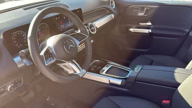 Thumbnail: 2026 Mercedes-Benz GLB - 8
