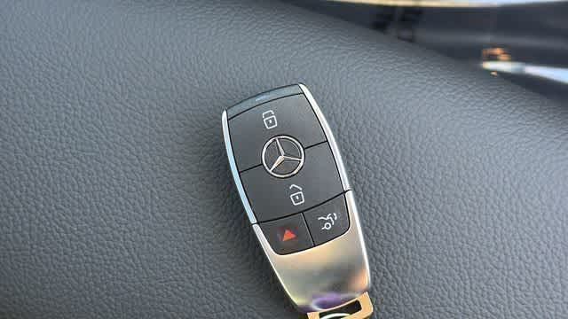 Thumbnail: 2026 Mercedes-Benz GLB - 28