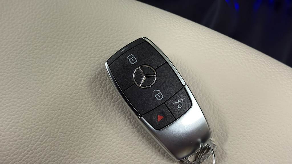 Thumbnail: 2026 Mercedes-Benz GLB - 35