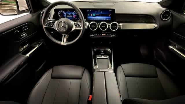 Thumbnail: 2026 Mercedes-Benz GLB - 2