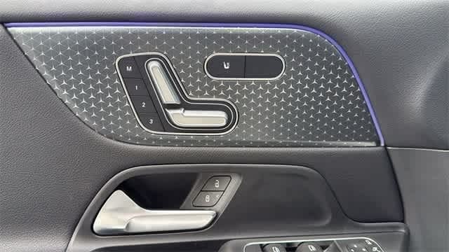 Thumbnail: 2025 Mercedes-Benz GLB - 46