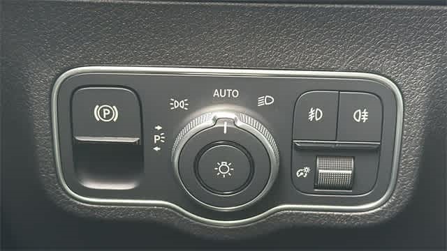 Thumbnail: 2025 Mercedes-Benz GLB - 26