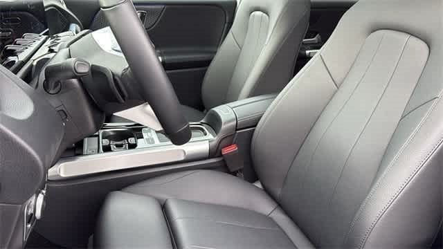 Thumbnail: 2025 Mercedes-Benz GLB - 11