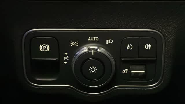 Thumbnail: 2026 Mercedes-Benz GLB - 25