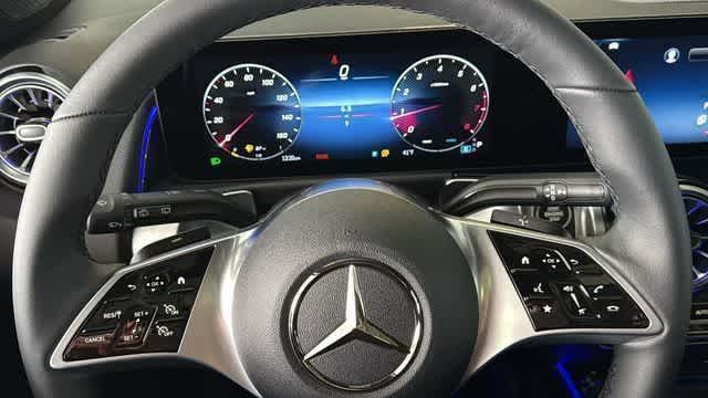 Thumbnail: 2026 Mercedes-Benz GLB - 10