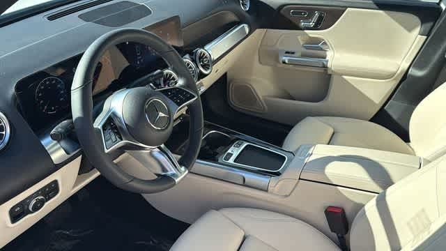 Thumbnail: 2025 Mercedes-Benz GLB - 8