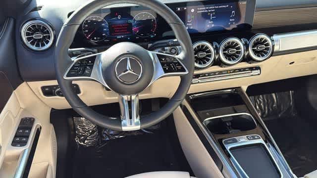 Thumbnail: 2025 Mercedes-Benz GLB - 2