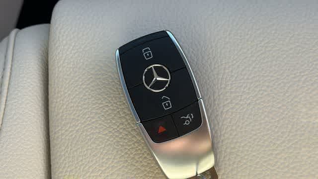 Thumbnail: 2025 Mercedes-Benz GLB - 36