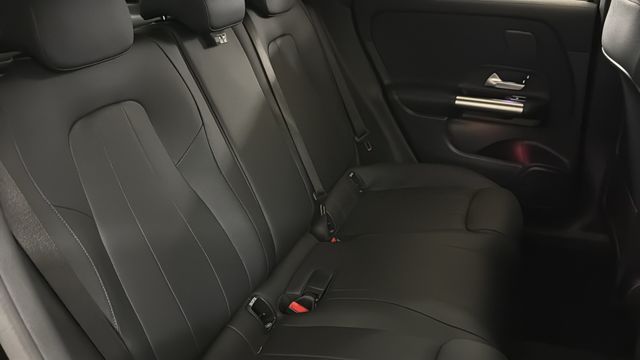 Thumbnail: 2025 Mercedes-Benz GLA - 34