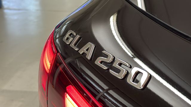 Thumbnail: 2025 Mercedes-Benz GLA - 7