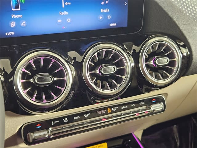 2025 Mercedes-Benz GLA 250 27