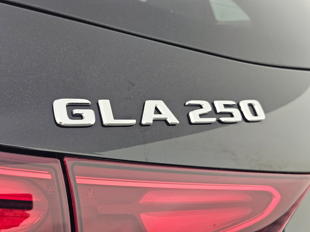 Thumbnail: 2025 Mercedes-Benz GLA - 25