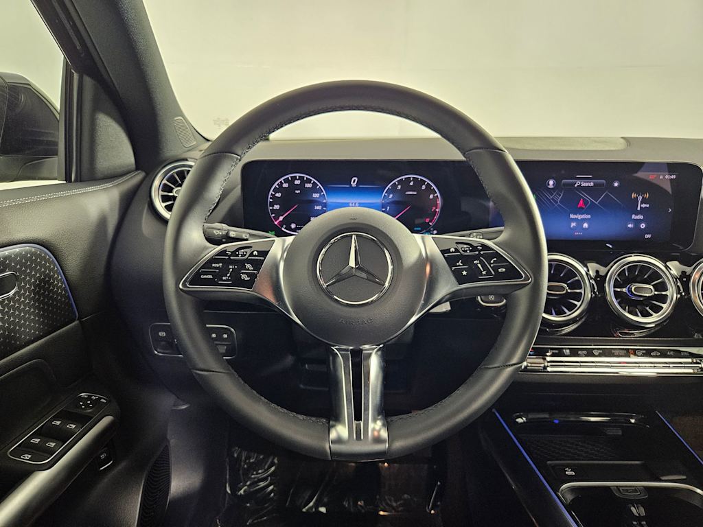 Thumbnail: 2025 Mercedes-Benz GLA - 10