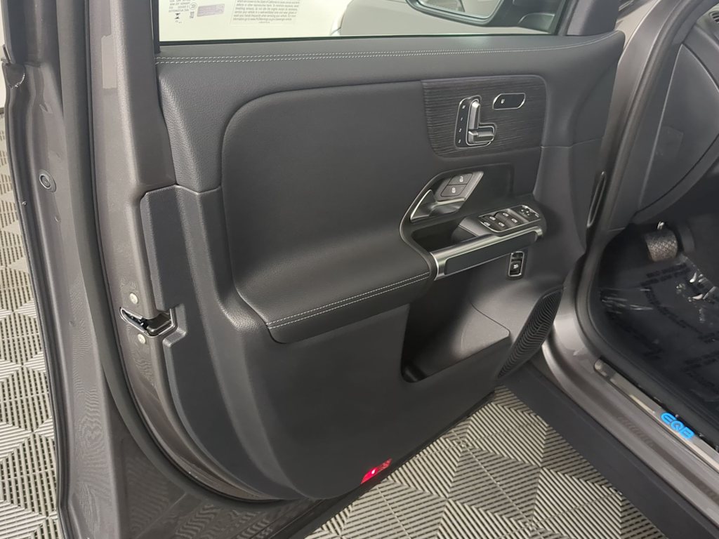 Thumbnail: 2025 Mercedes-Benz EQB - 25