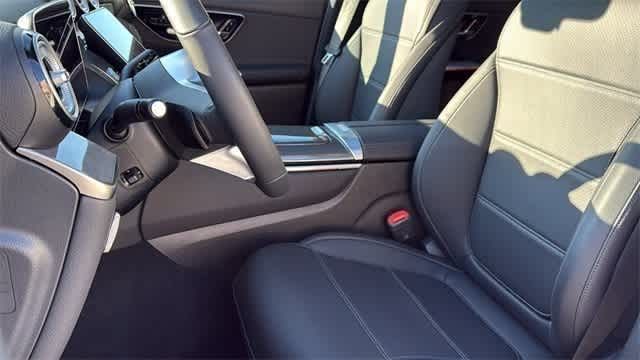 Thumbnail: 2025 Mercedes-Benz GLC - 11