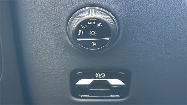 Thumbnail: 2025 Mercedes-Benz GLC - 26