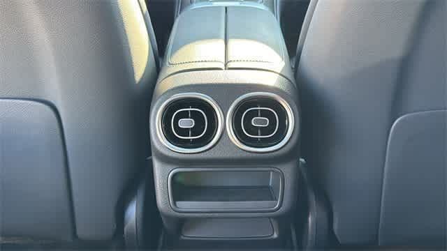 Thumbnail: 2025 Mercedes-Benz GLC - 31