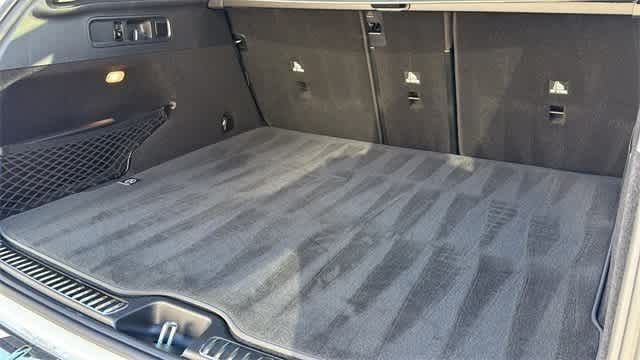 Thumbnail: 2025 Mercedes-Benz GLC - 18